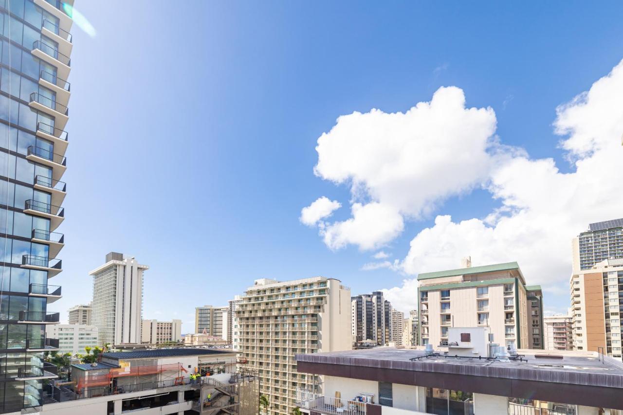 Beautiful Studio In The Heart Of Vibrant Waikiki Apartment Honolulu Bagian luar foto