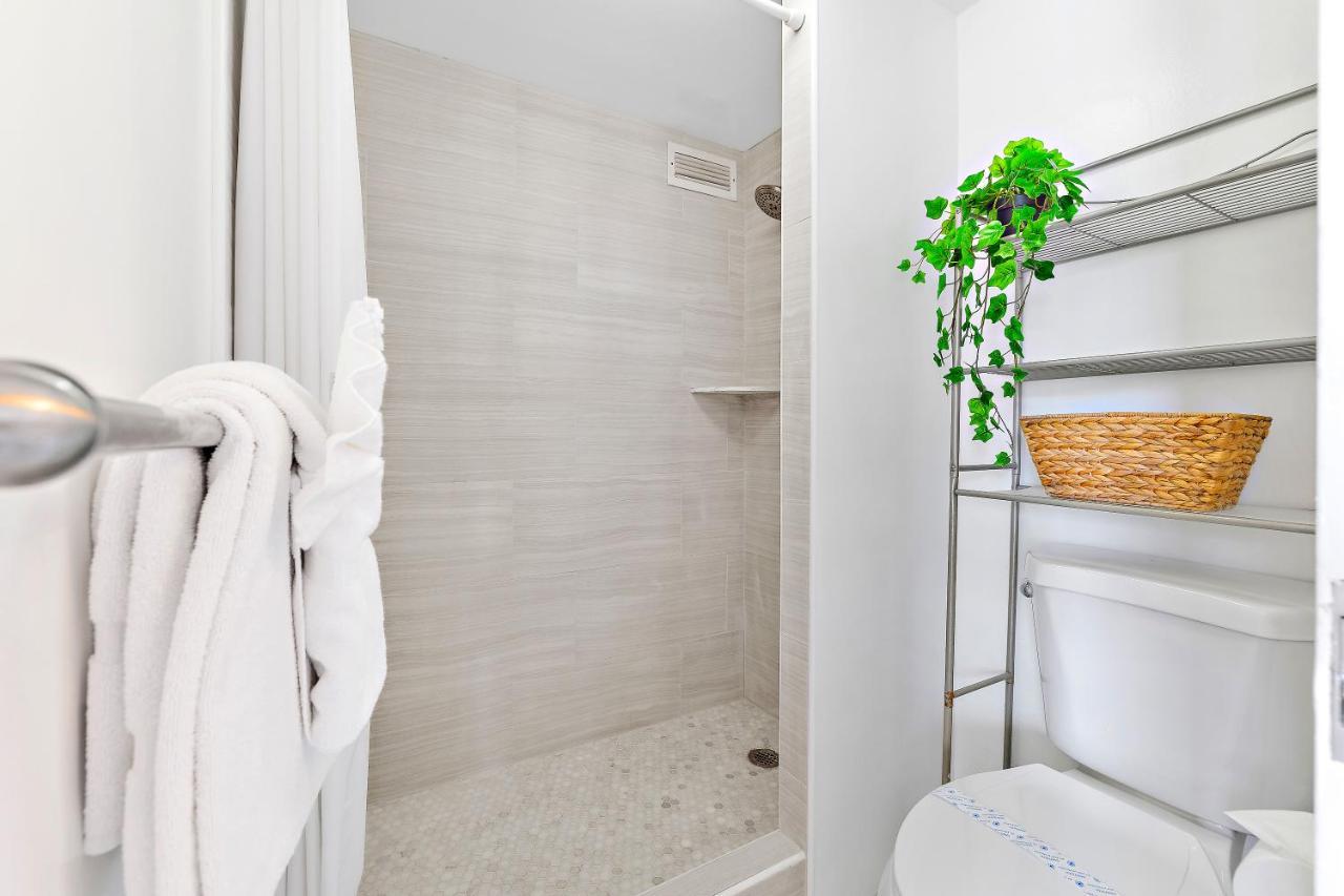 Beautiful Studio In The Heart Of Vibrant Waikiki Honolulu Bagian luar foto