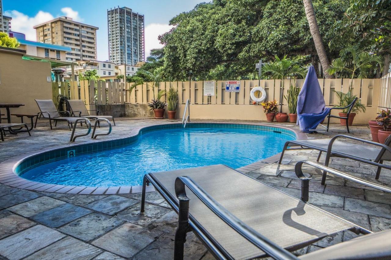 Beautiful Studio In The Heart Of Vibrant Waikiki Apartment Honolulu Bagian luar foto